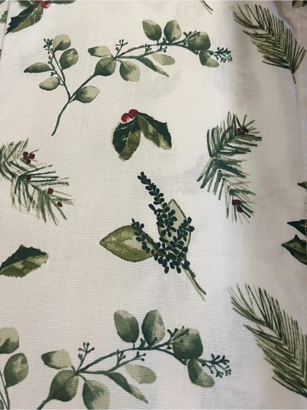 Martha Stewart ‘Holly Berries’ Tablecloth 52x70 NEW
